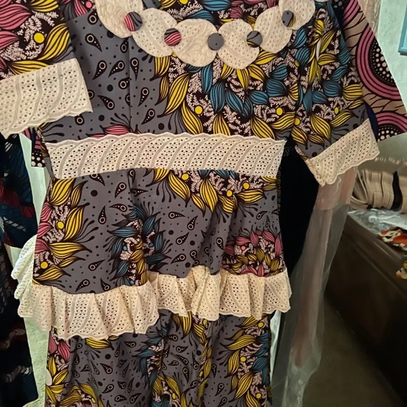 Unique - Picture 3 of 16